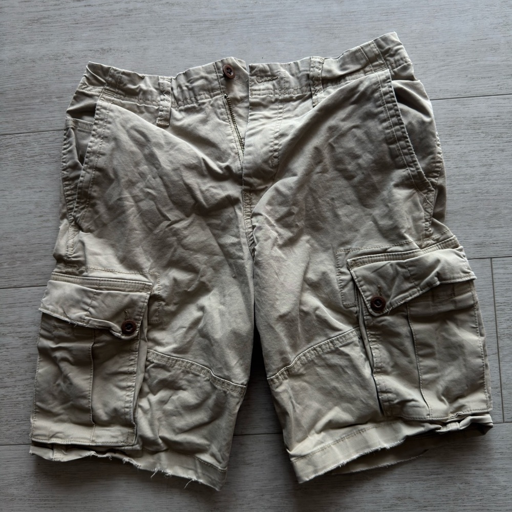American Eagle Men's Tan Cargo Shorts